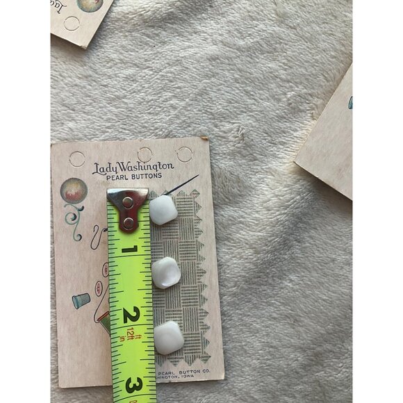 New Old Stock VTG 1940's Lady Washington Baby Pearls Buttons Lot of 9 Made USA - Picture 5 of 5